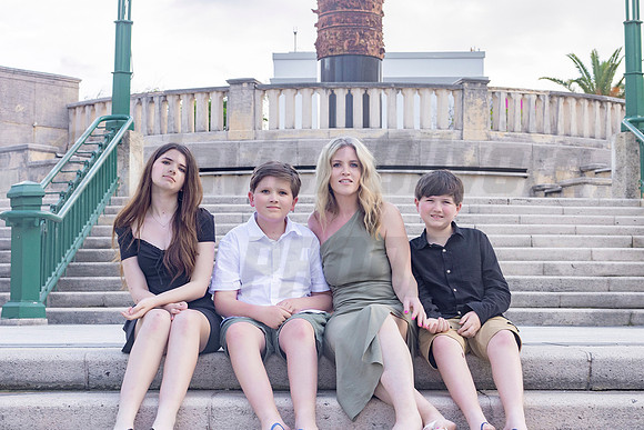 001-Julie Family