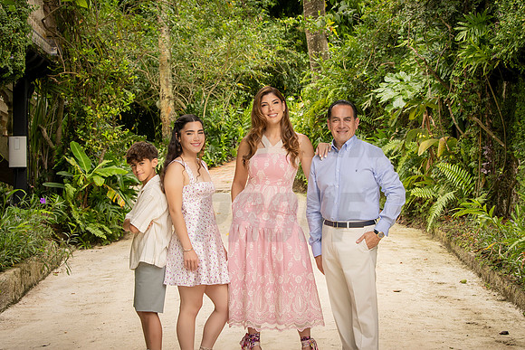 070-Natalie-Jon-Family
