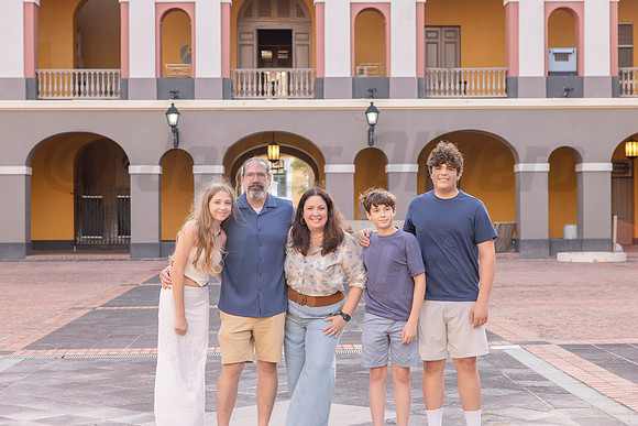 009-Belkys Family