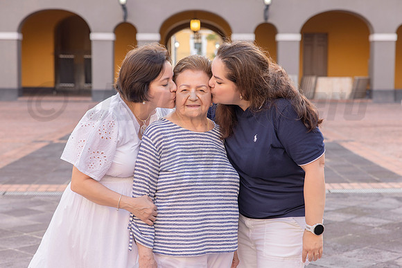 022-Belkys Family