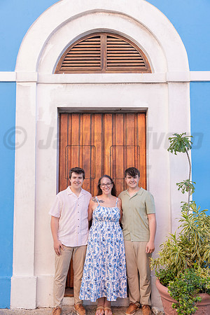 045-Megan Family