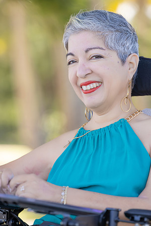 011-ELIZABETH SERRANO