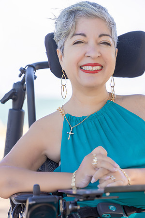 014-ELIZABETH SERRANO