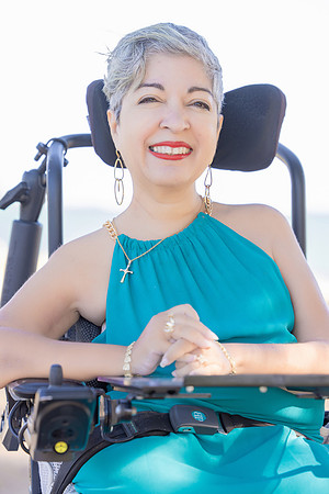 016-ELIZABETH SERRANO