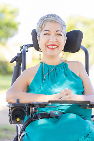 028-ELIZABETH SERRANO