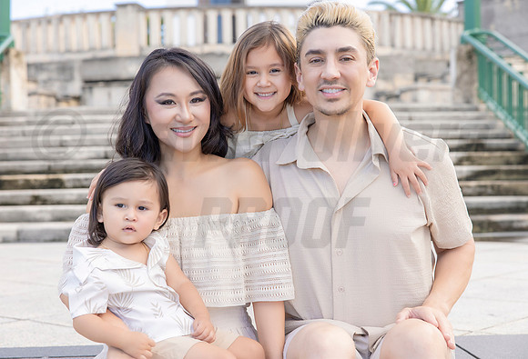 028-Jenny Family