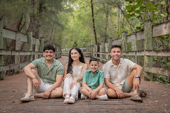 028-Vanessa Family