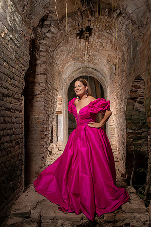 027-Rebecca Molina