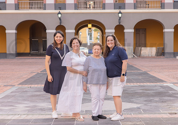 017-Belkys Family