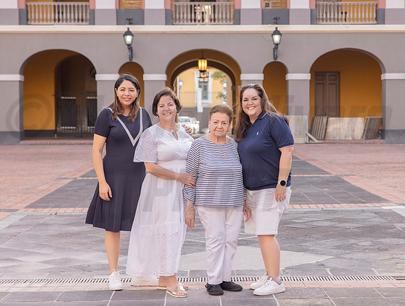 015-Belkys Family