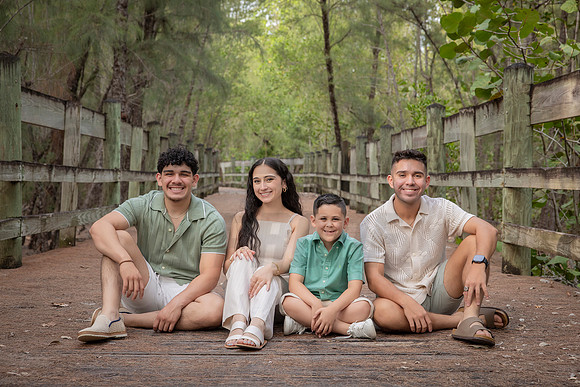 030-Vanessa Family