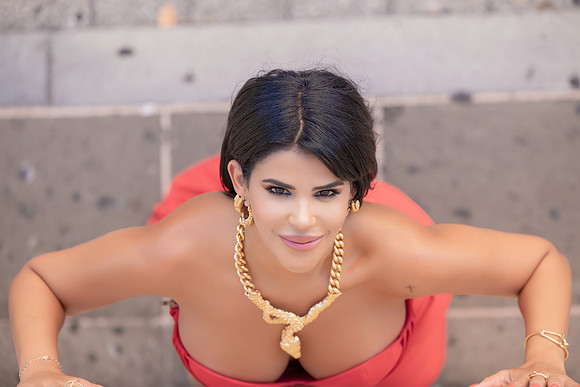 032-Katy 40