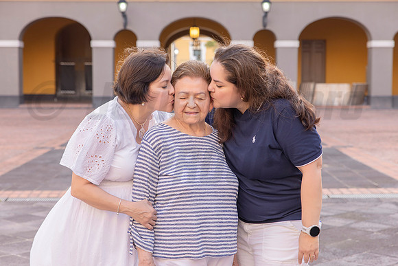 021-Belkys Family