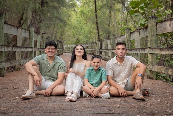 027-Vanessa Family