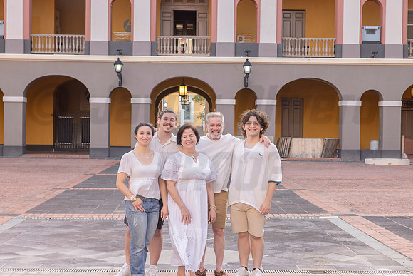 007-Belkys Family